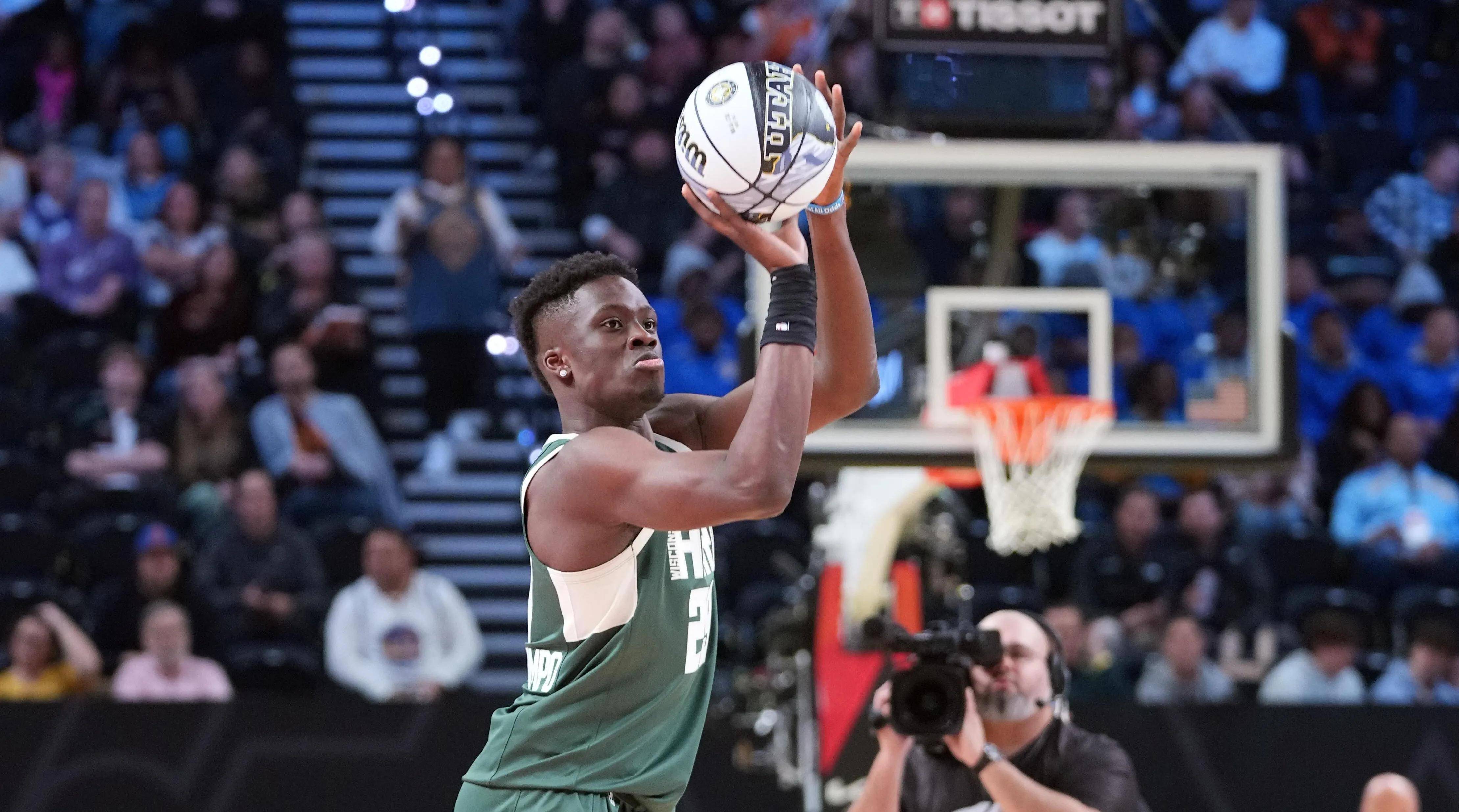 lol皮肤购买-包含密尔沃基雄鹿发布备战花絮；今晚更衣室发声；法国杯任务艰巨；轮换策略成焦点的词条